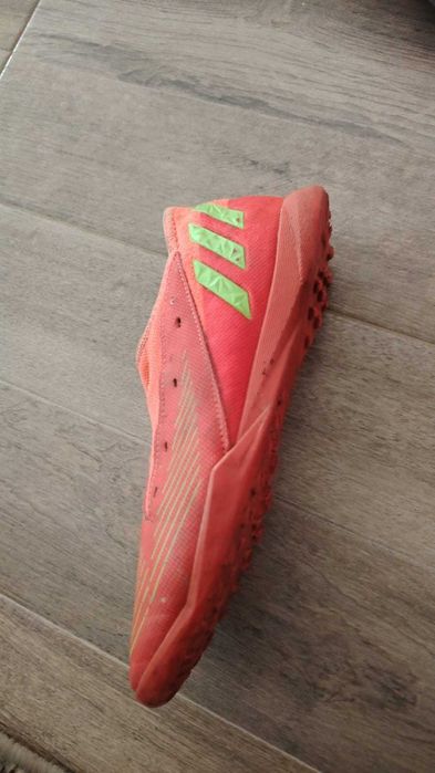 Pantofi de fotbal