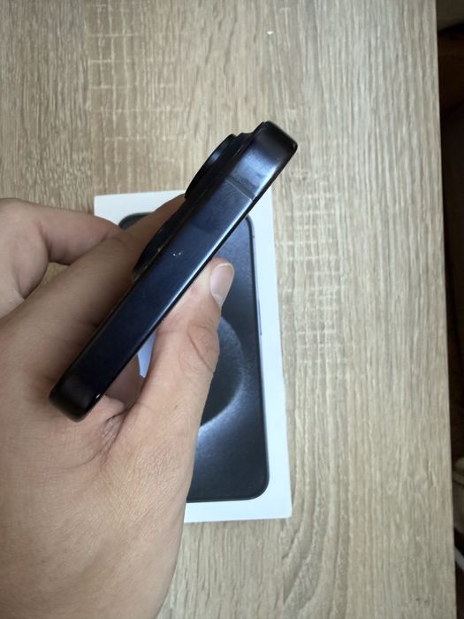 Iphone 15 pro 85% батерия