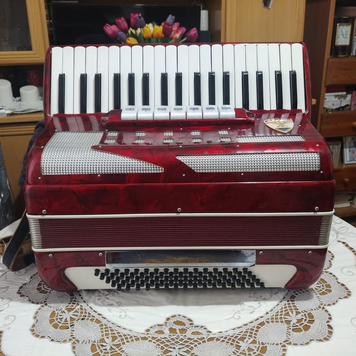 Acordeon  Italian Ariston 80 bași  roșu sidefat