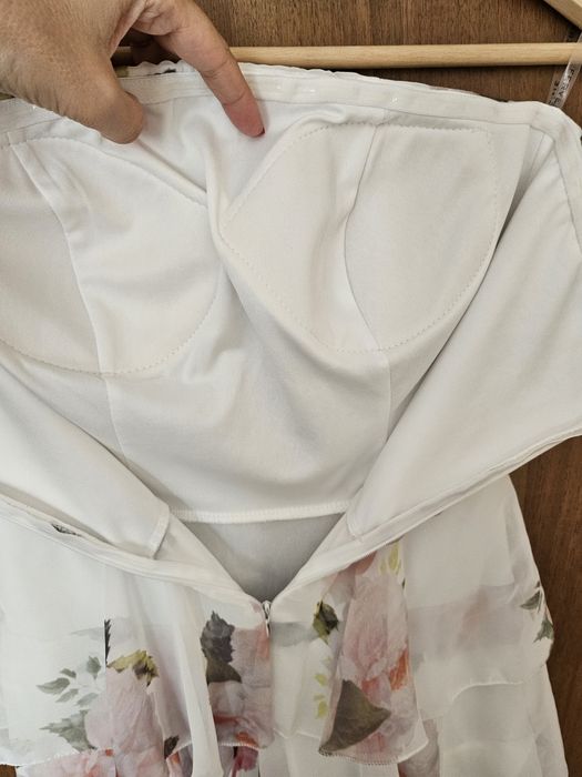 Дамска рокля на волани