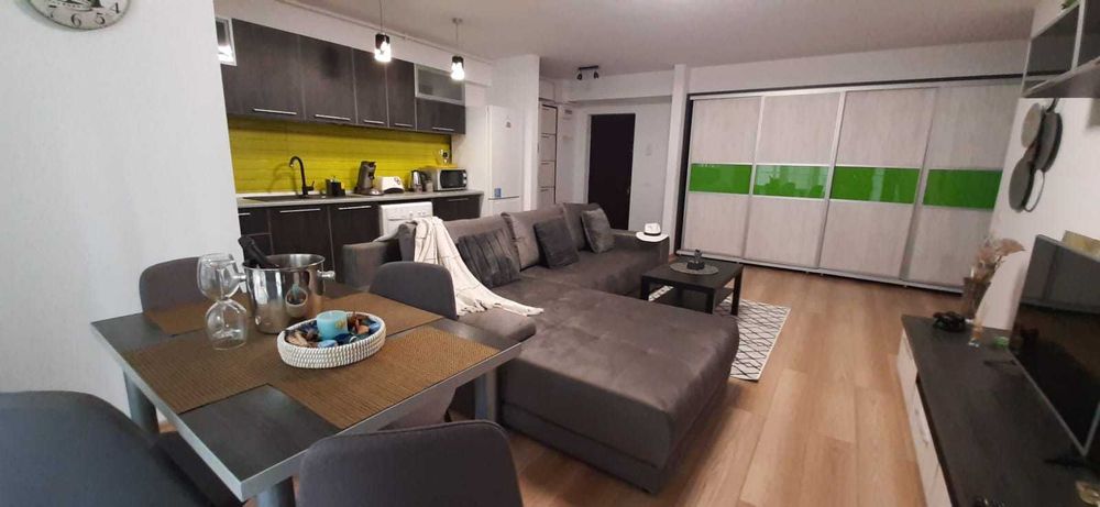 Proprietar,închiriez apartament 2 camere,Mamaia zona Scandinavia