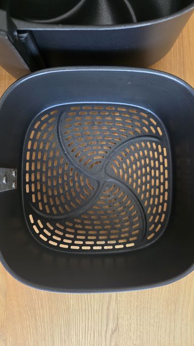 Продавам Philips Airfryer Series 3000 (модел NA322/00). 4.2 л (NA322/00). 
Основни