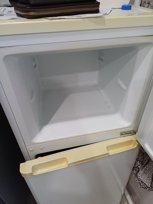 Холодильник Elenberg