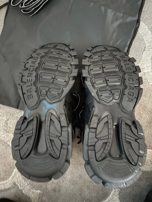 Balenciaga track