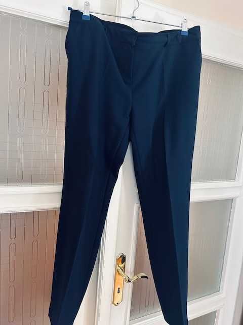 Нов Дамски костюм 52 - Тони М