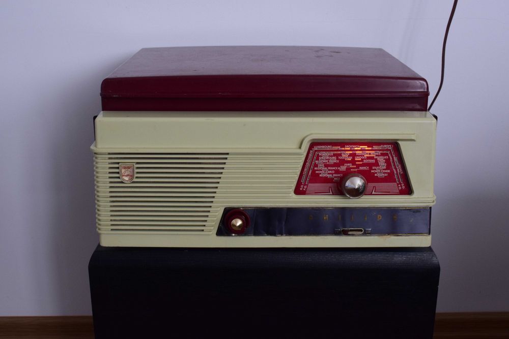 Грамофон Philips H3F74A