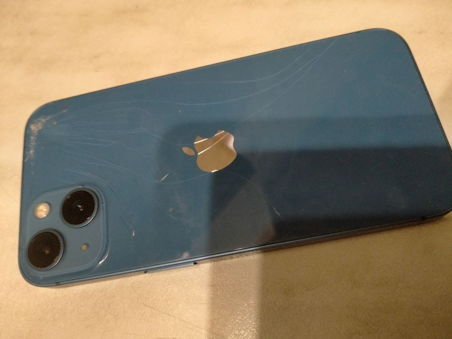 Продам айфон 13 на 128гб