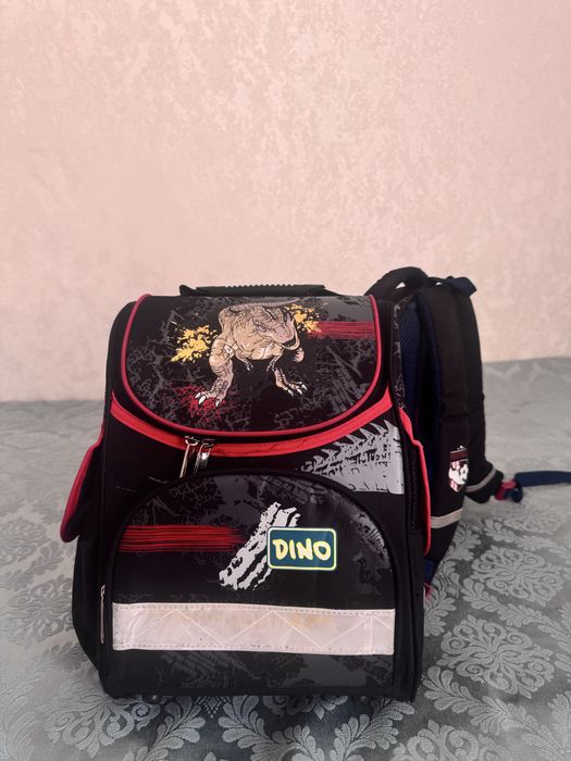 Продам два школьных рюкзака для мальчика!