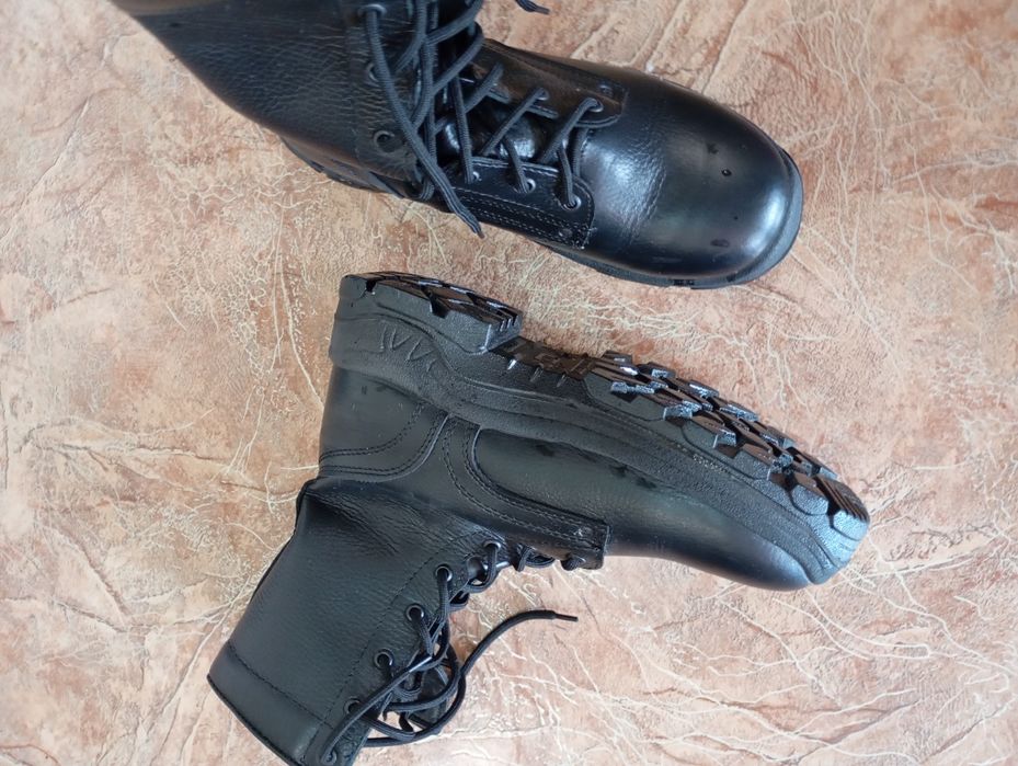 Продам берцы 42 размер