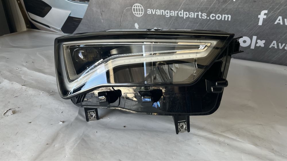 2 броя десен и 1 брой ляв фар Seat Ateca Cupra Facelift 2020-