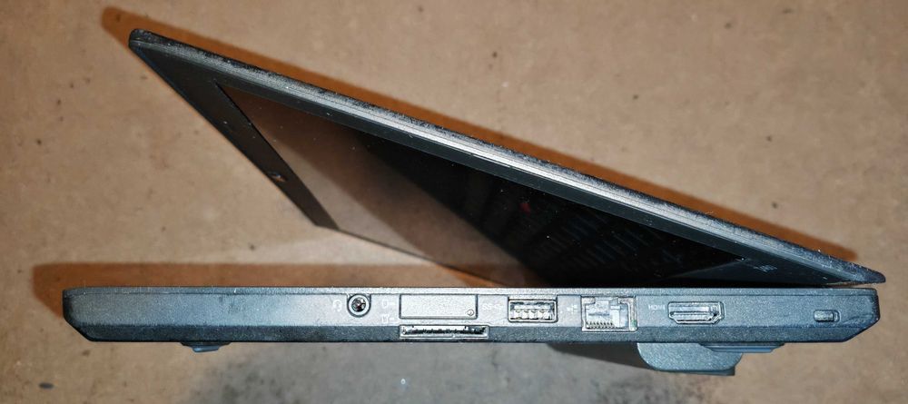 Laptop  Lenovo Core I5 6300U 8gb ddr3 display 14inch