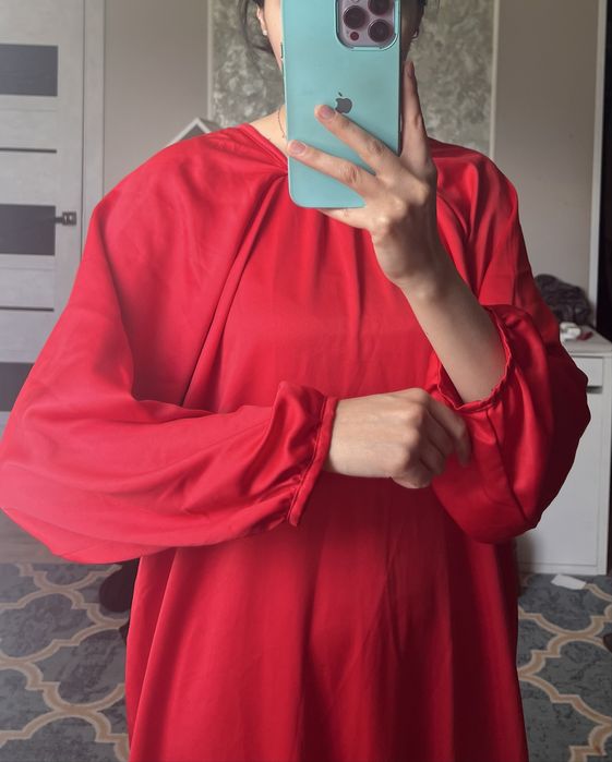 Продам длиное вечернее атласное платье