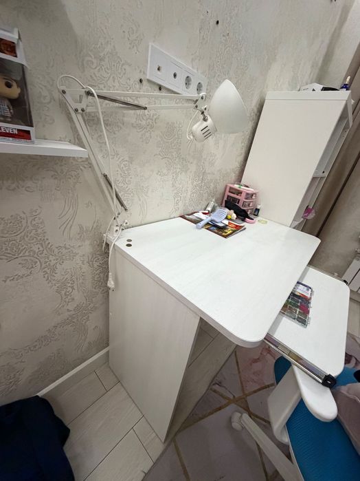 Продам стол +кресло