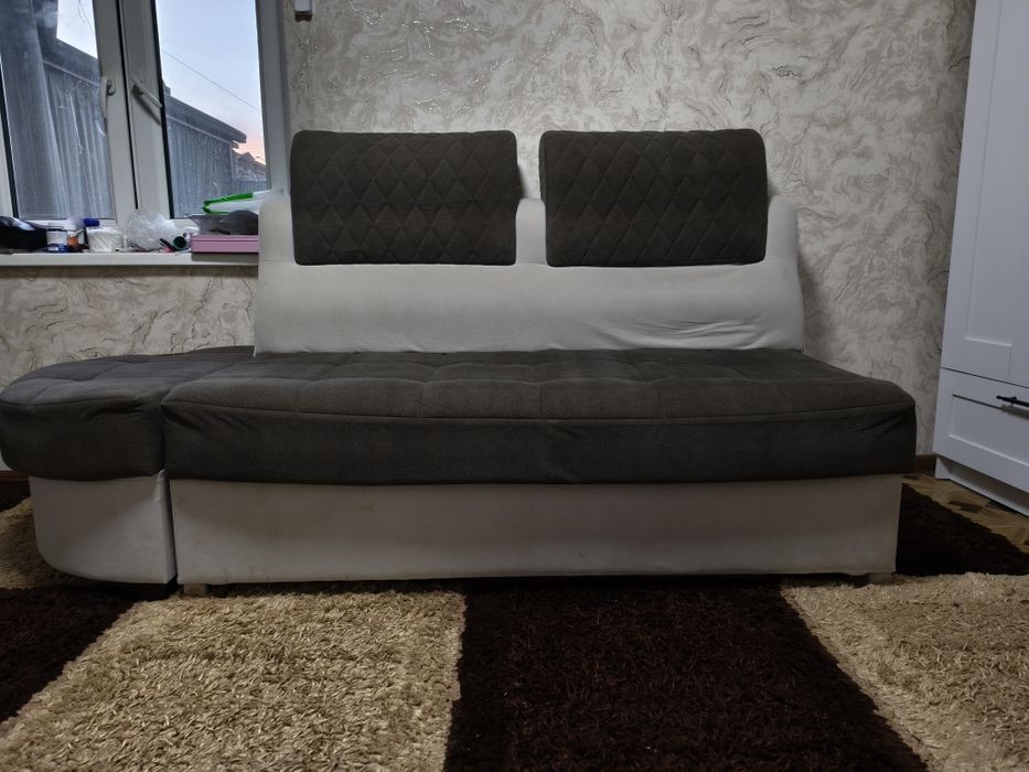 Продам диван уголок