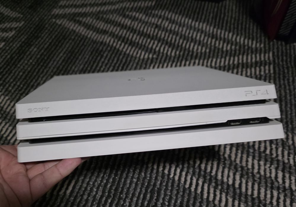 Ps4 pro 1tb 9.00 vzlom
