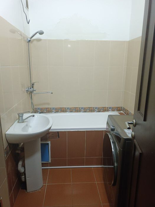 Ижарага 1 хонали квартира Урганч шахар Шолкаматал олдида