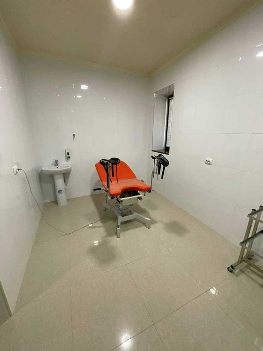 Продается клиника 1000м2 ориентир Бектемир пост ГАИ возможен Кредит