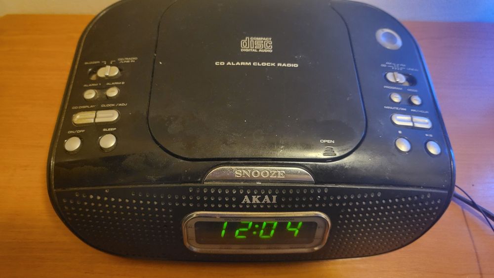 Radio CD AKAI ARC-200. Doar în Craiova.