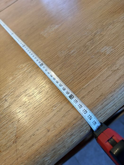 Масивни маси и столове