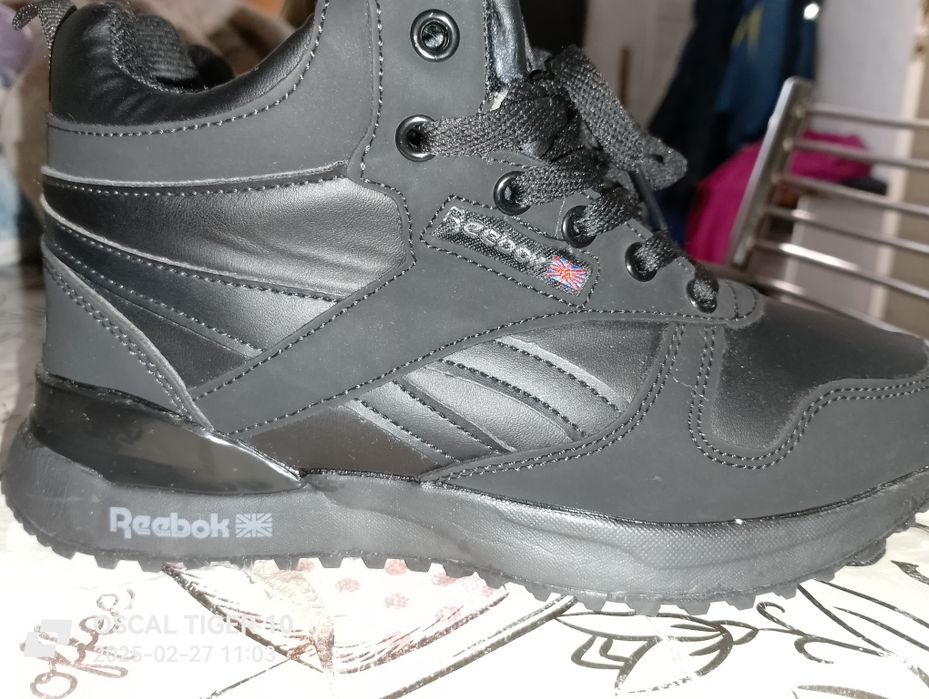 Продам кросовки утеплённые весна осень