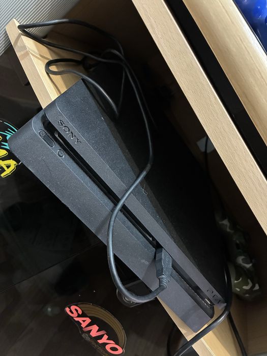 Продам Playstation 4