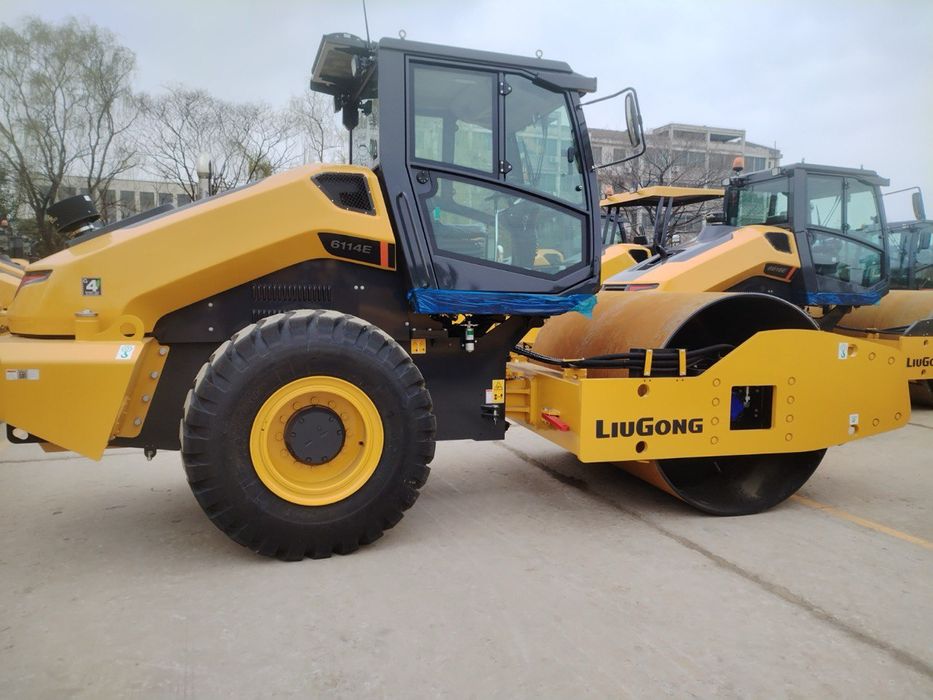 Liugong 6114E готовые на границе