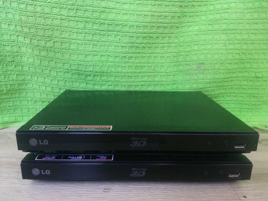 LG Blu-ray DVD работает отлично диски читает проблем нет.