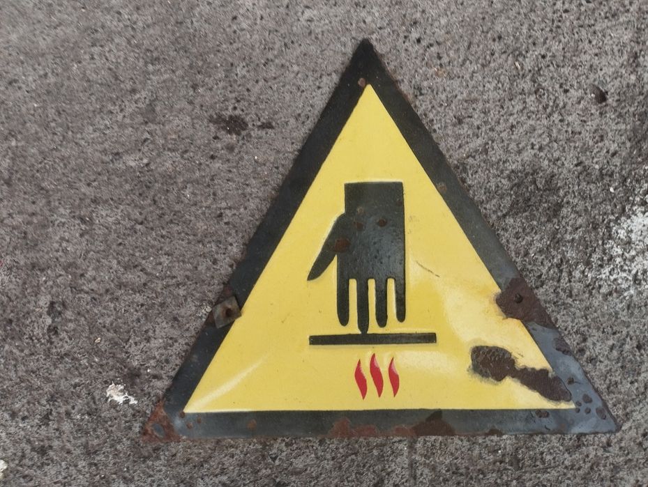 Соц пластмасови табели / Соц емайлирана табела