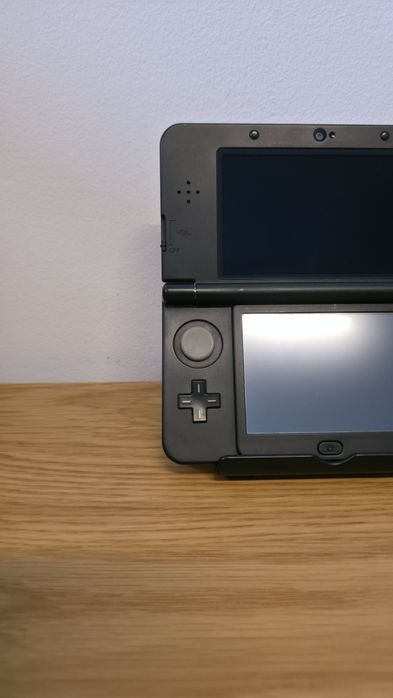 New Nintendo 3DS, Modat,2000 jocuri, 21-în-1, gata de jo