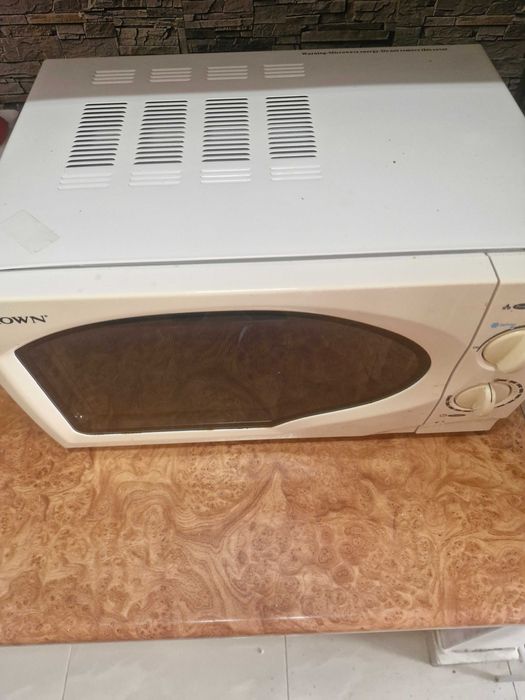 Продава се микровълнова фурна