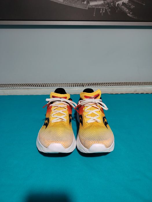 Saucony KINVARA 14 adidași alergare mărimea 44,5, interior 28,5 cm.