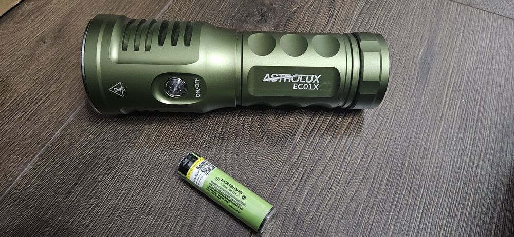 Lanterna profesionala Astrolux EC01X