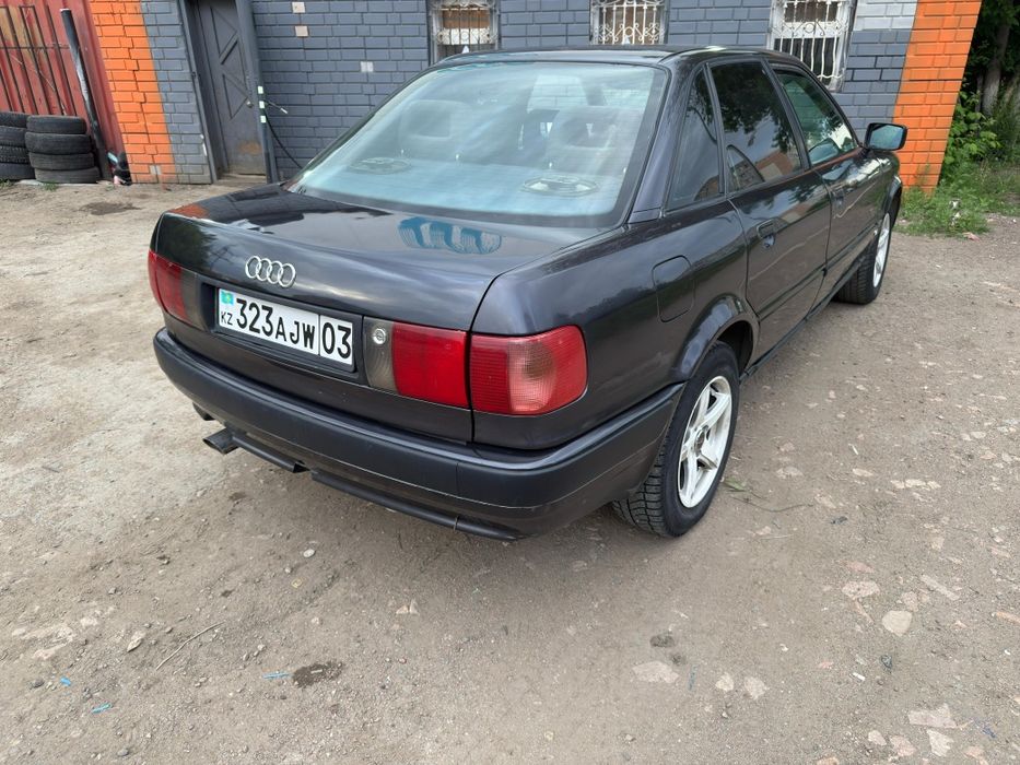 Продам Ауди 80 б4