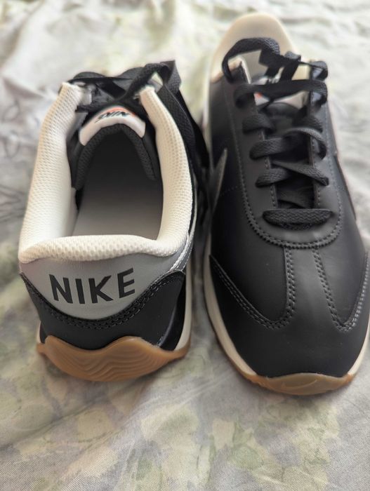 Оригинални дамски кожени маратонки NIKE Pacific .