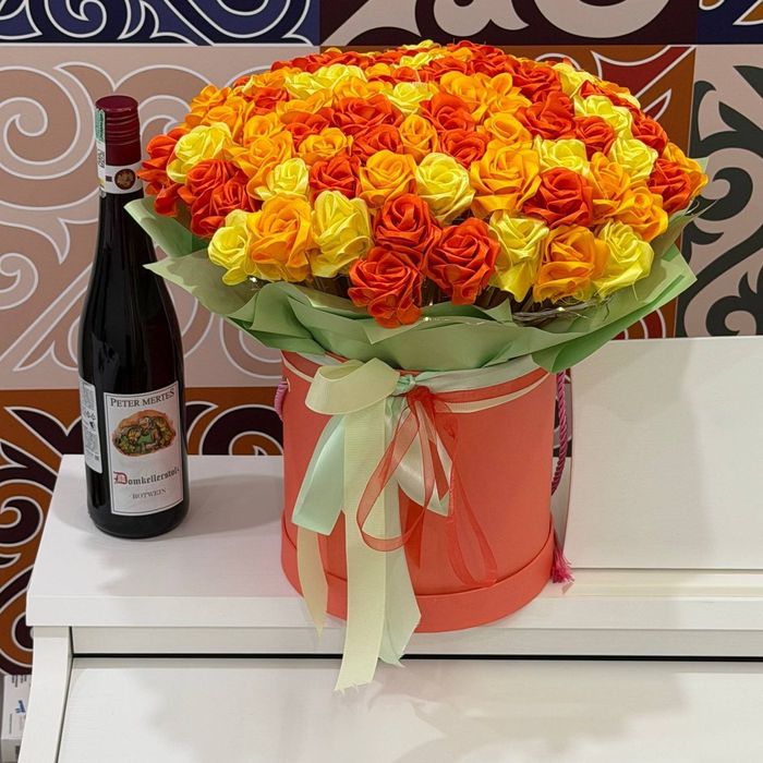 Шикарные букеты из 101 розы.