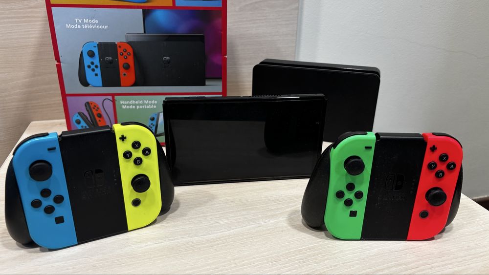 Vând Nintendo Switch Oled - in garantie, ca nou