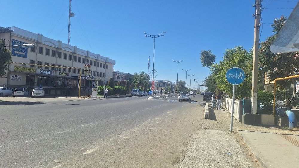 Шофиркон туман марказида 1 ва 2 хоналик уйлар сотилади янги дом кирпич