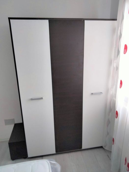 Închiriez apartament