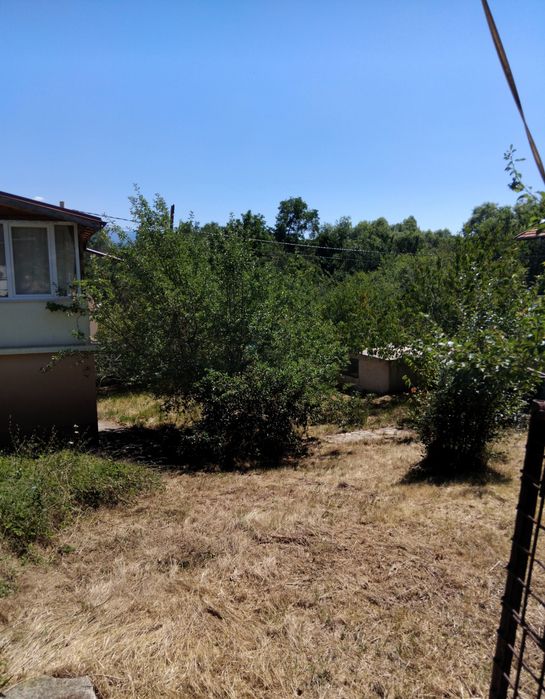 Продава етаж от къща в с.Дяково