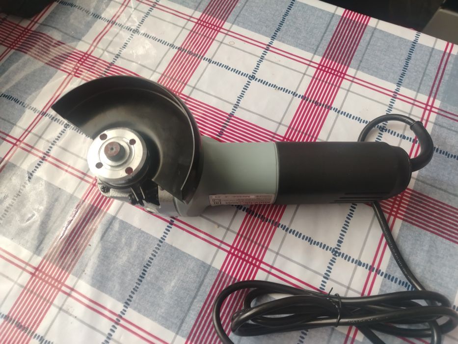 Продам болгарку: ставр - 115/750