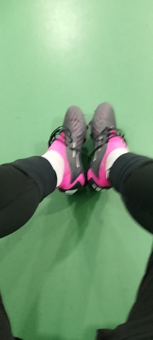 продам оригинальные бутсы адидас предатор