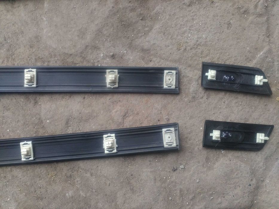 Молдинги на Ауди 100 с4