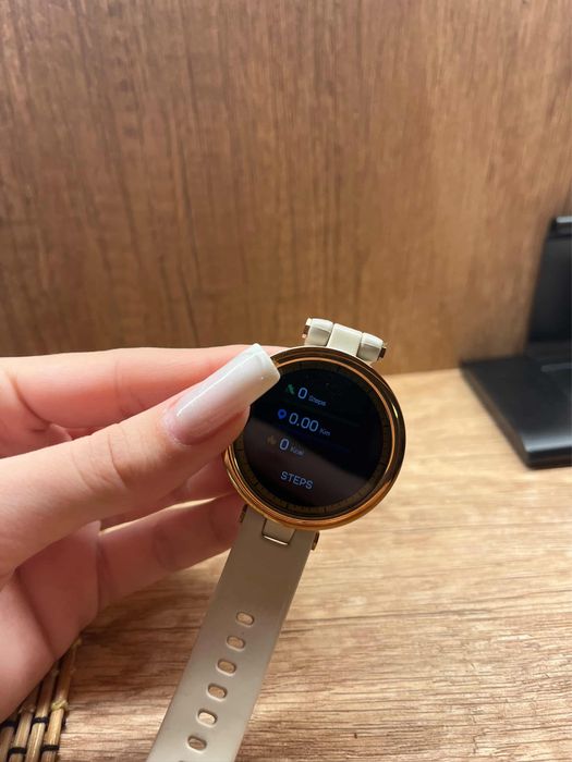 Смарт часовник.