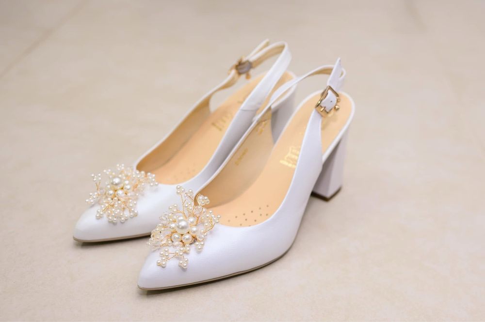 Rochie de mireasa, costum de mire