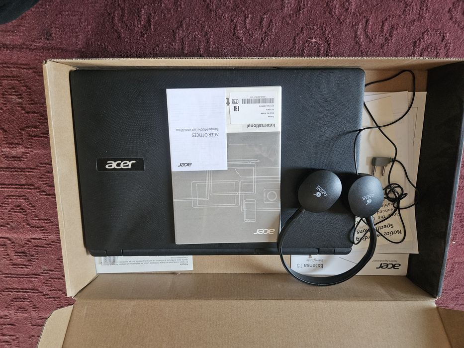 Aser noutbook srochna sotiladi