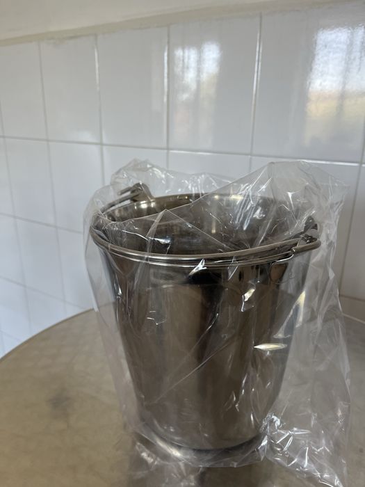 Găleata din oțel inoxidabil