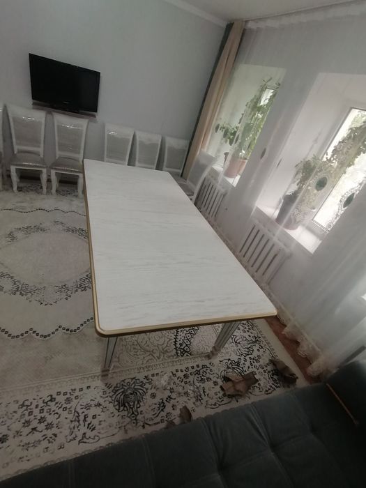 Стол и стулья в наличии