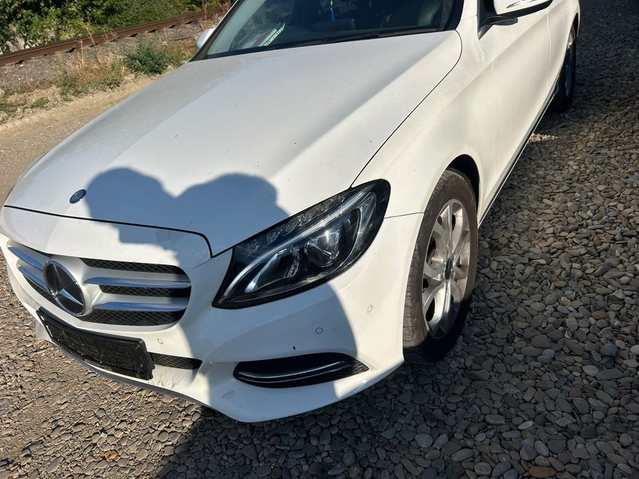 Fuzetă dreapta față Mercedes C class W205