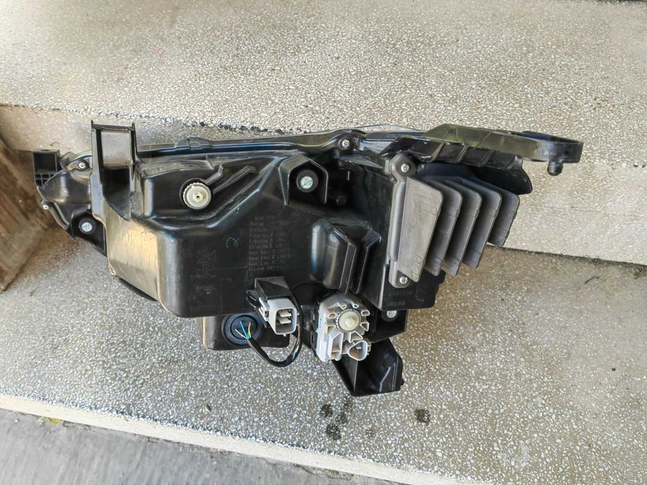 Фарове Isuzu D-Max LED ляв десен / Фарове Исузу Д-Макс / Фар Isuzu D-Max Оригинални