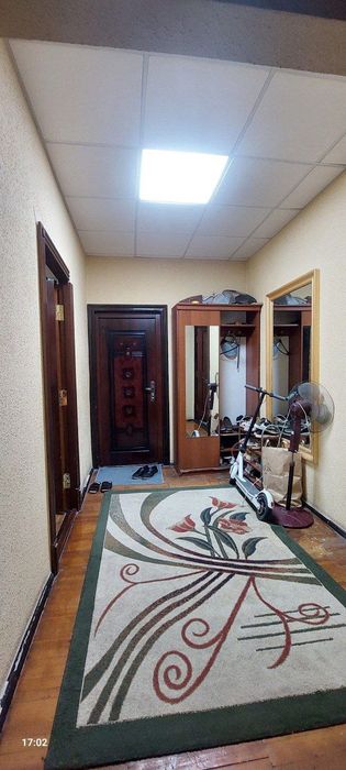 Сергели 7 да 3 хонали квартира сотилади Срочна